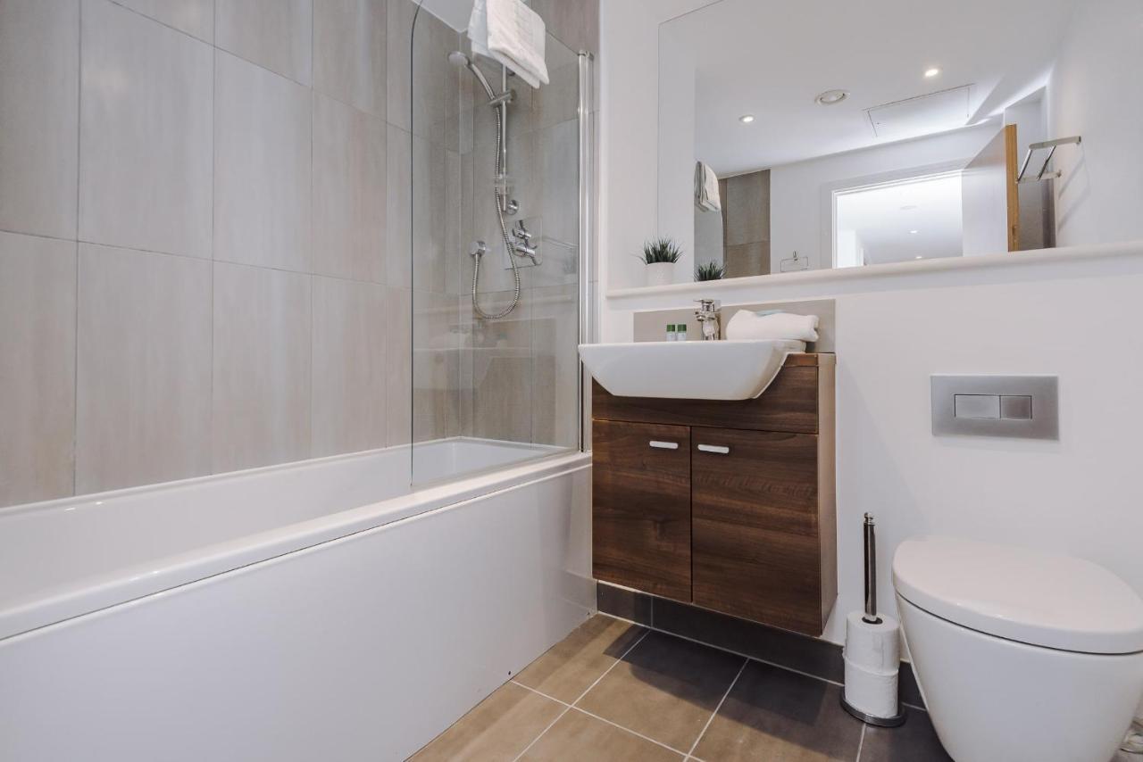 Host & Stay - Waterfront Penthouse Liverpool Bagian luar foto